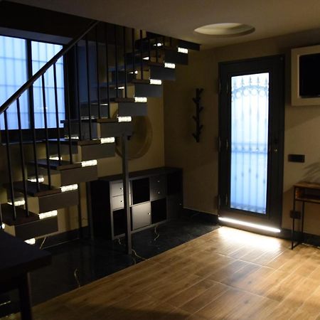 Rebecca House Suites Катания Екстериор снимка