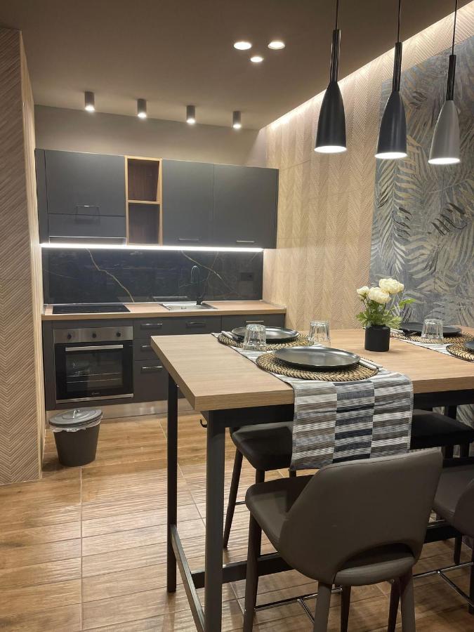 Rebecca House Suites Катания Екстериор снимка