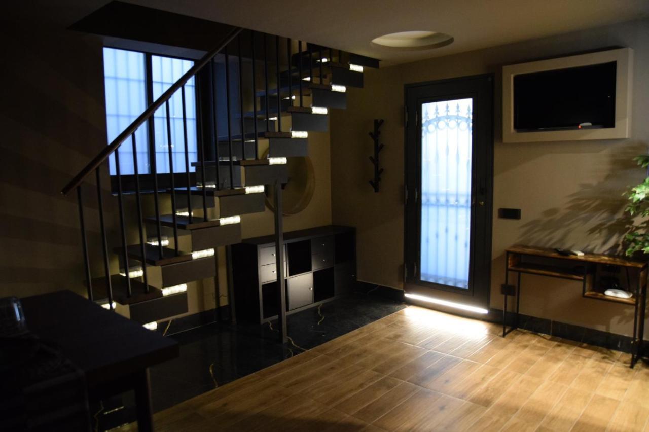 Rebecca House Suites Катания Екстериор снимка