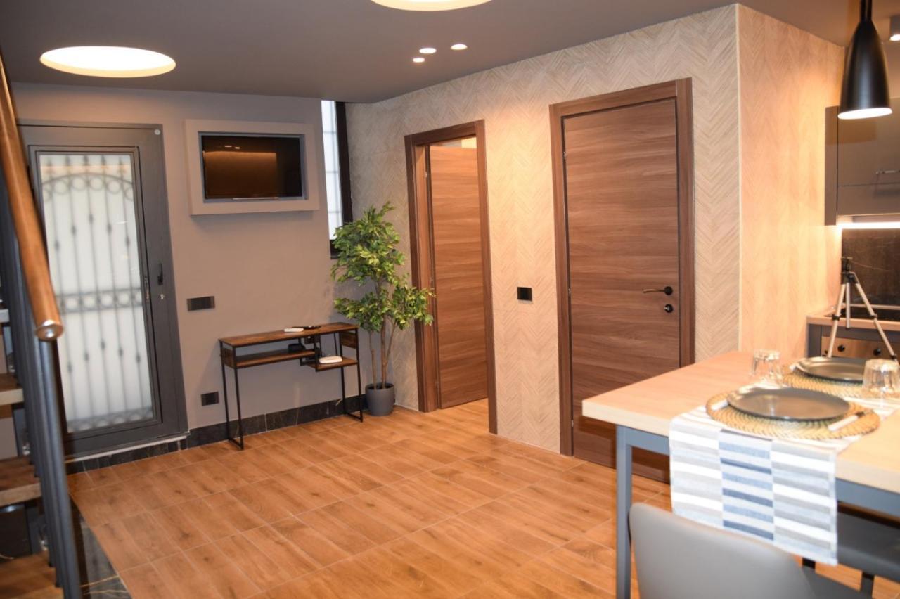 Rebecca House Suites Катания Екстериор снимка