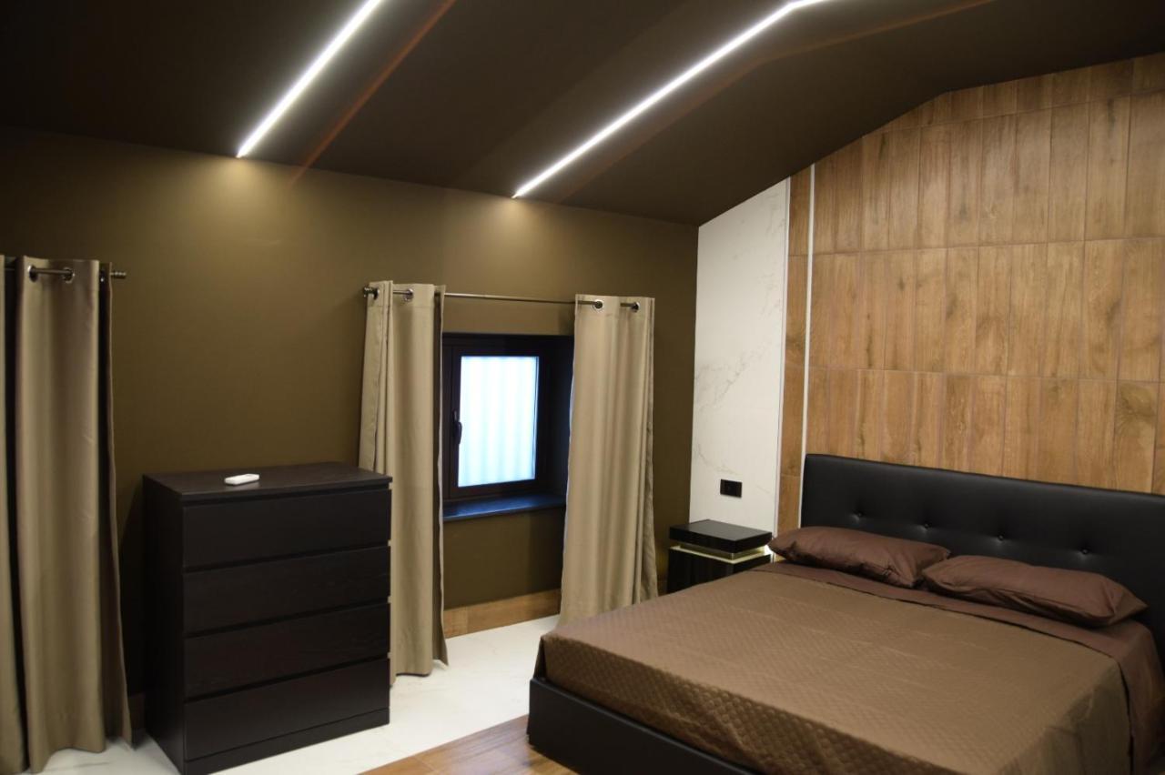 Rebecca House Suites Катания Екстериор снимка
