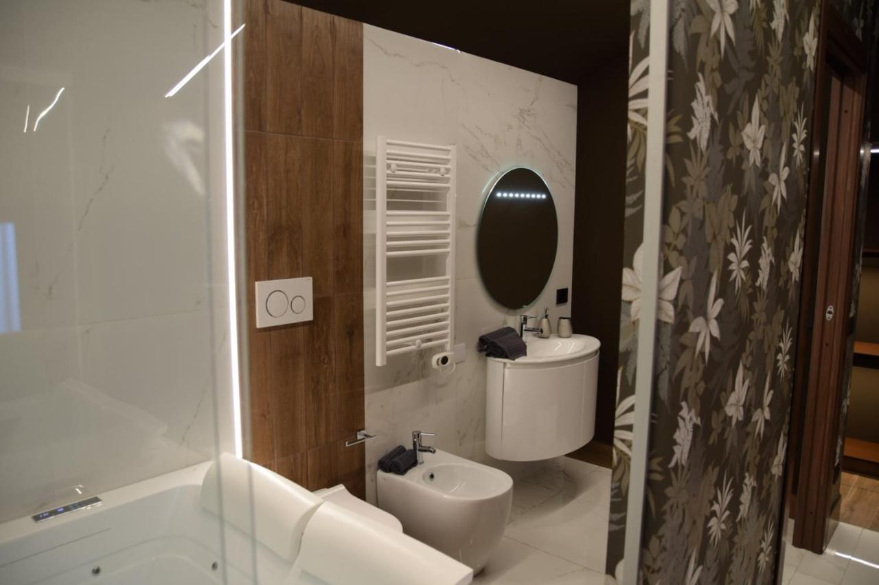 Rebecca House Suites Катания Екстериор снимка