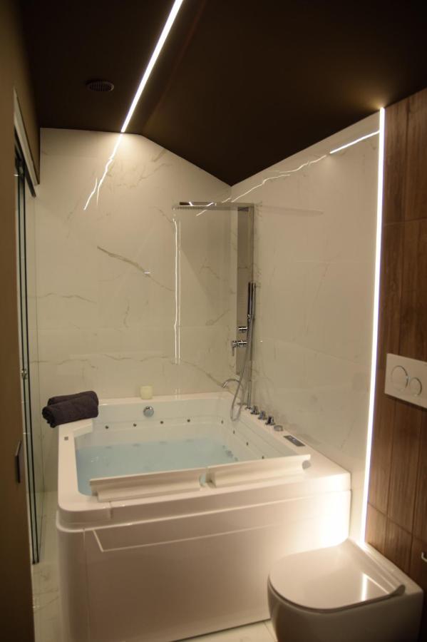 Rebecca House Suites Катания Екстериор снимка